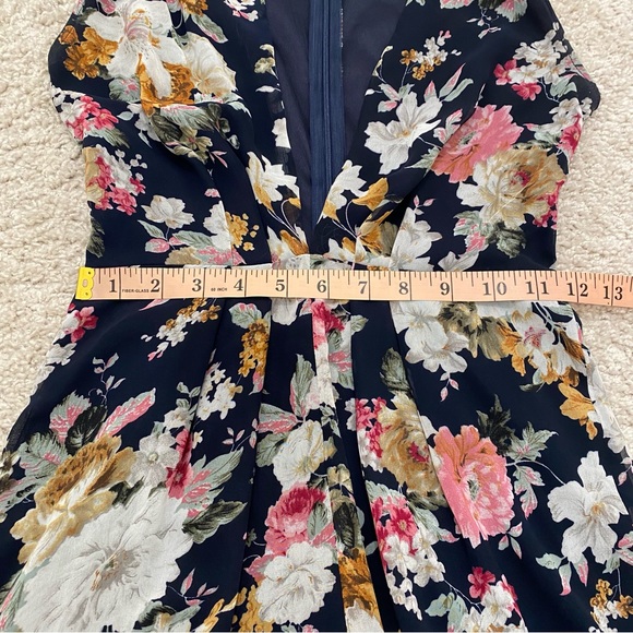 TOBI navy blue floral romper with cap sleeves - Picture 5 of 9